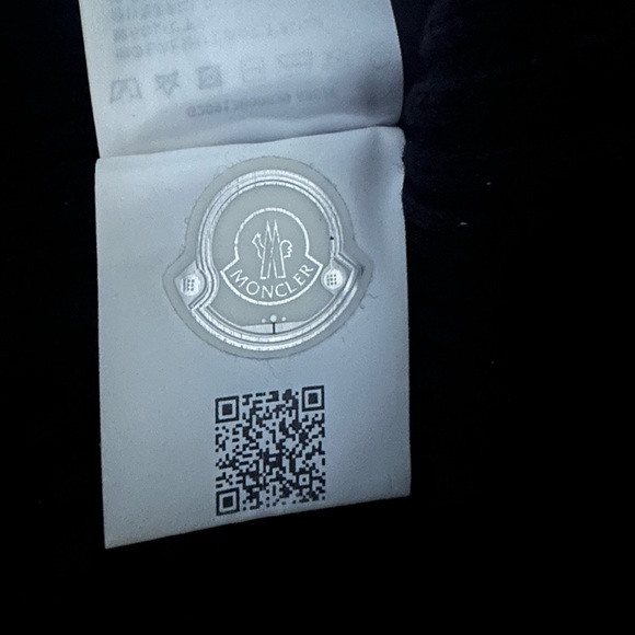 Moncler wool black beanie hat (unisex) - Picture 4 of 4